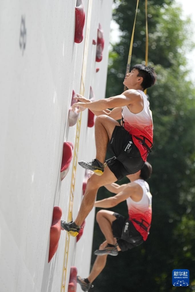 MdXyk, 金攀岩队选