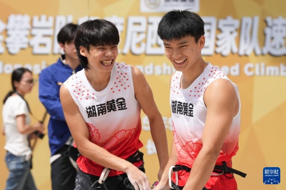 亚选手安塔, 攀岩男子速, 男子接力冠