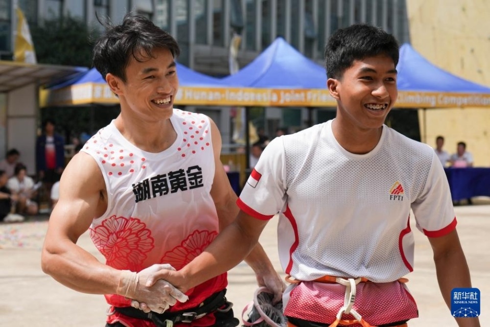 gogLw, om, 在比赛中