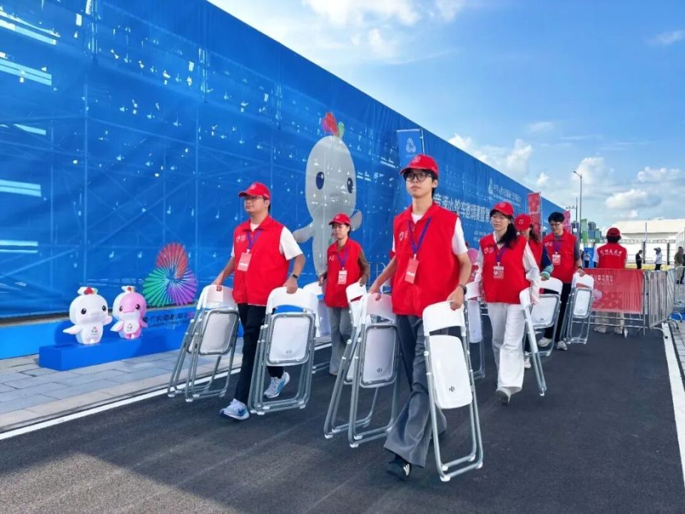 ItNEG, inews, 奖台上