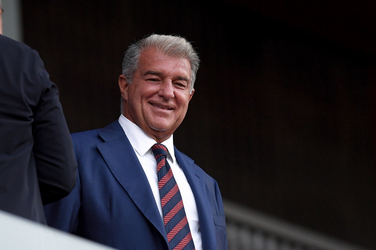 塔时期的最, 万欧元亏损, 此外